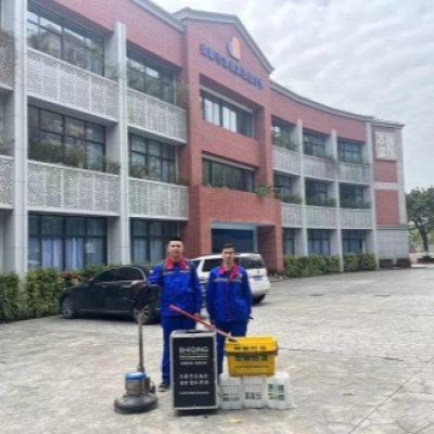 成都武侯區(qū)科技園小學食堂防滑施工